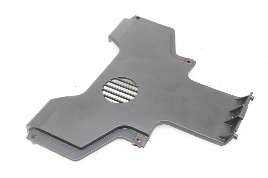 photo de Złącze dolnej przedniej owiewki PIAGGIO MP3 LT 400 (2007 - 2012) - Inny kąt widzenia