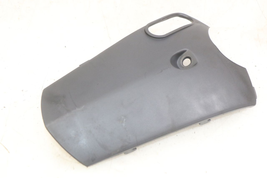 photo de Złącze dolnej przedniej owiewki HONDA SCV LEAD 100 (2003 - 2007) - Widok główny