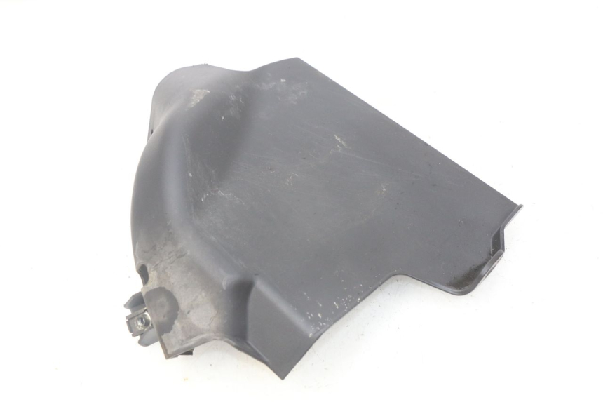 photo de Złącze dolnej przedniej owiewki APRILIA SRV 850 (2012 - 2017) - Zbliżenie techniczne