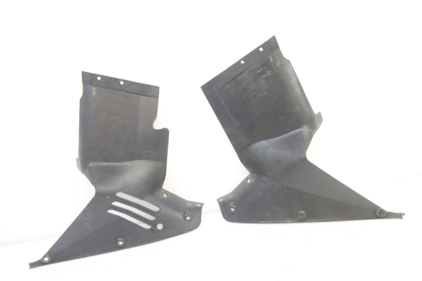 photo de Złącze dolnej przedniej owiewki HONDA ST PAN EUROPEAN 1300 (2002 - 2013) - Widok ogólny