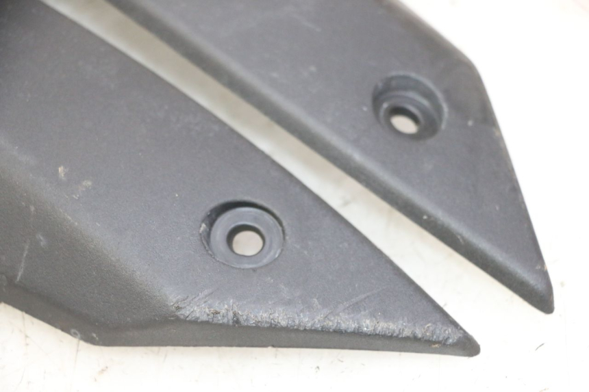 photo de Złącze dolnej przedniej owiewki PEUGEOT STREETZONE I NAKED 2T 50 (2018 - 2020) - Szczegół części