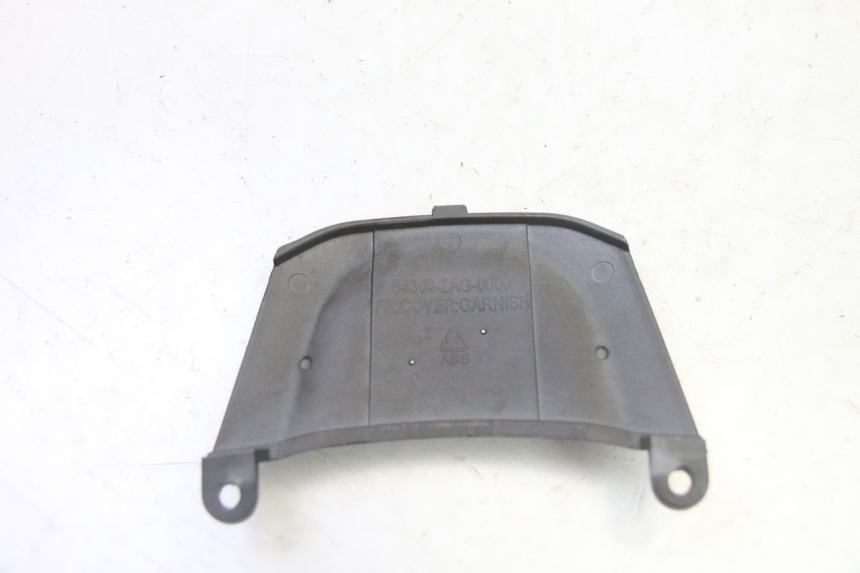 photo de Złącze dolnej przedniej owiewki PEUGEOT TWEET 4T 50 (2018 - 2022) - Zbliżenie techniczne