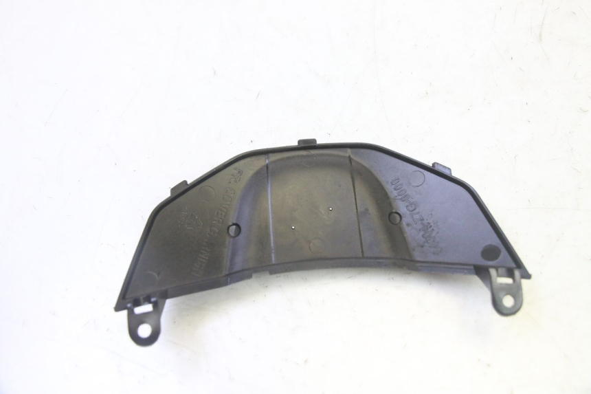 photo de Złącze dolnej przedniej owiewki PEUGEOT TWEET PRO CARGO 50 (2018 - 2022) - Inny kąt widzenia