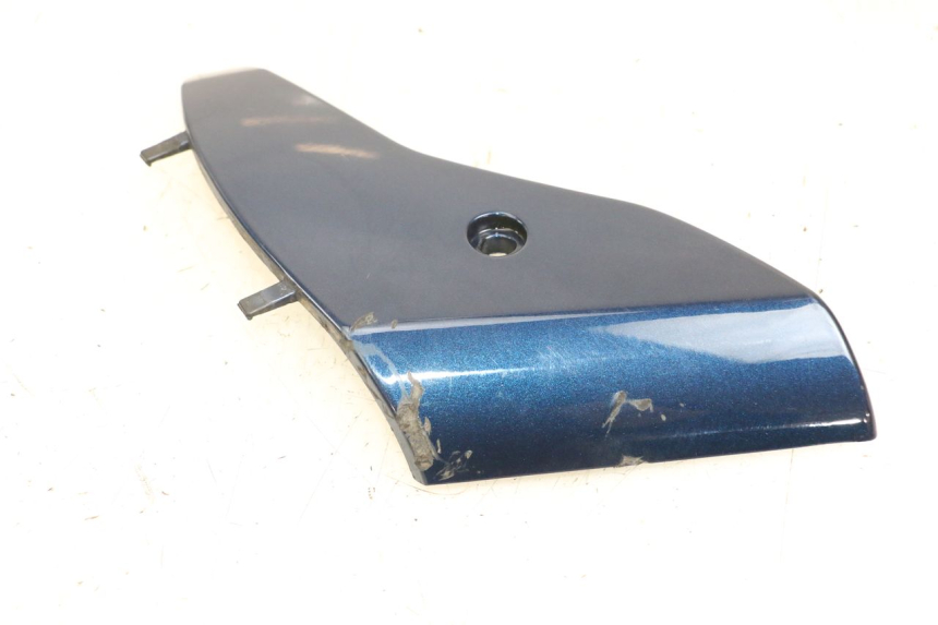 photo de Złącze dolnej przedniej owiewki PIAGGIO VESPA LX 125 (2005 - 2010) - Zoom stanu zużycia