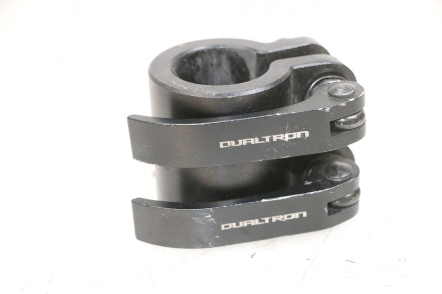 photo de Złącze dolnej przedniej owiewki DUALTRON VICTOR LIMITED 1 - Widok główny