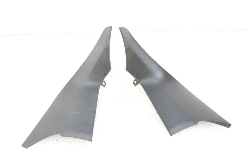 photo de Złącze dolnej przedniej owiewki YAMAHA XMAX X-MAX ABS 125 (2017 - 2020) - Widok główny