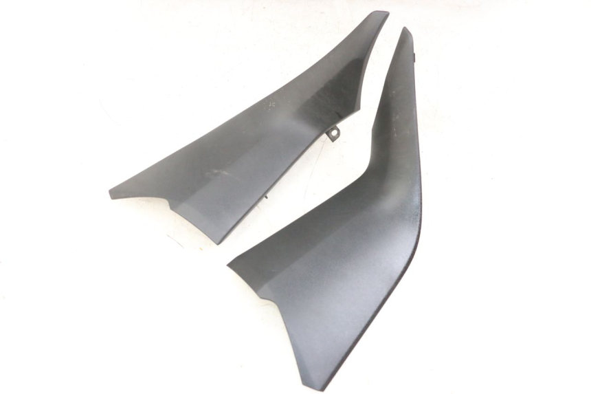 photo de Złącze dolnej przedniej owiewki YAMAHA XMAX X-MAX ABS 125 (2017 - 2020) - Zoom stanu zużycia