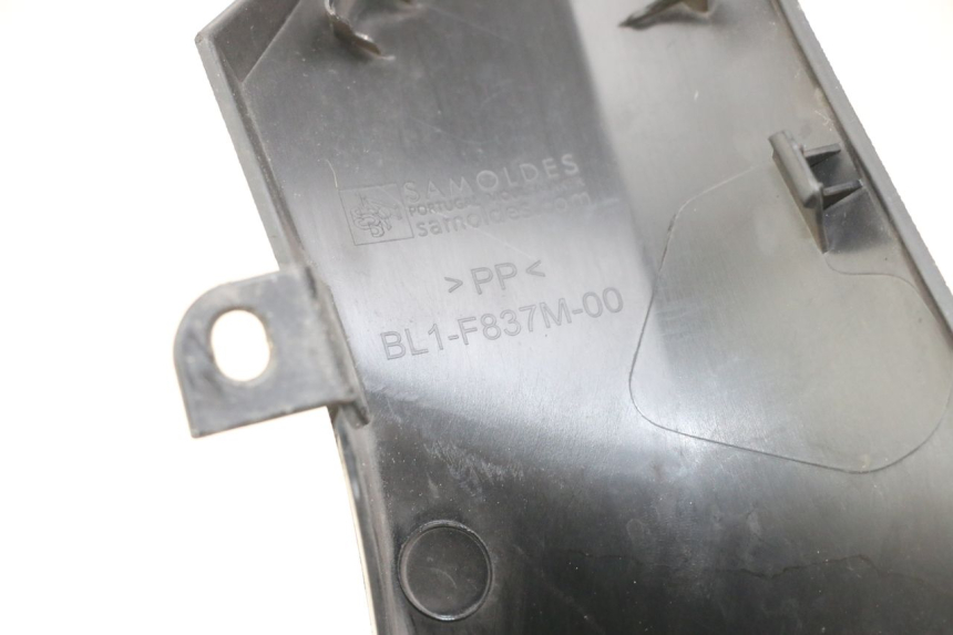 photo de Złącze dolnej przedniej owiewki YAMAHA XMAX X-MAX ABS 125 (2017 - 2020) - Widok ogólny