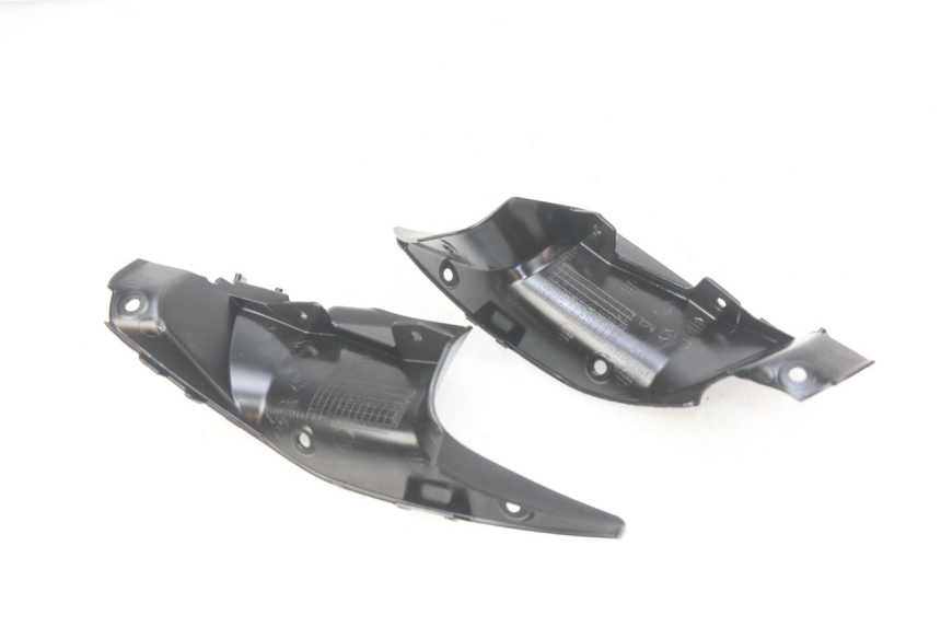 photo de Złącze dolnej przedniej owiewki KAWASAKI Z 650 (2016 - 2019) - Zoom stanu zużycia