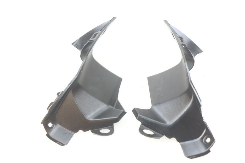 photo de Złącze dolnej przedniej owiewki KAWASAKI Z 650 (2016 - 2019) - Inny kąt widzenia