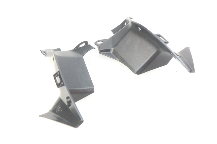 photo de Złącze dolnej przedniej owiewki KAWASAKI Z 650 (2016 - 2019) - Zbliżenie techniczne