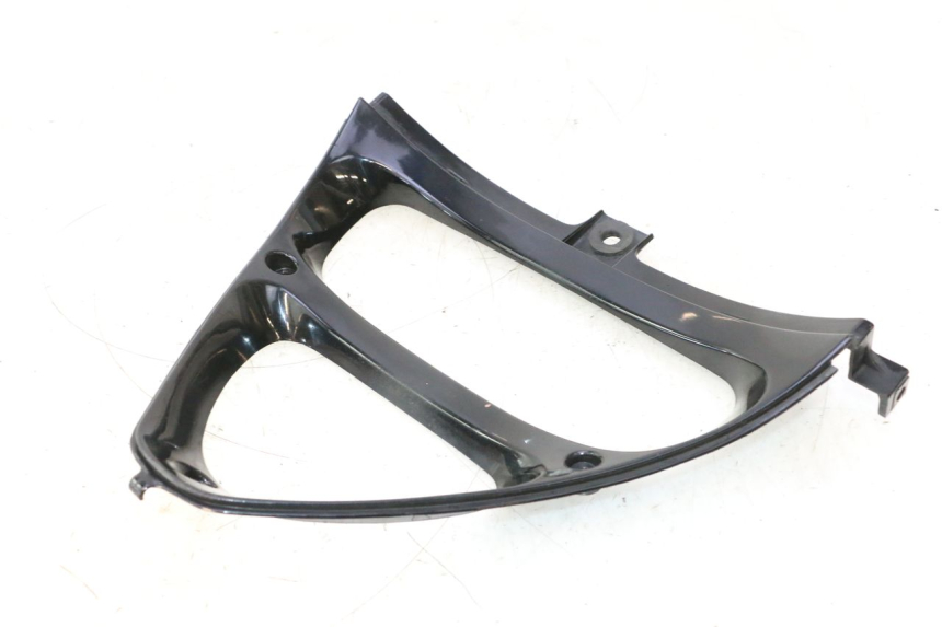 photo de Złącze dolnej przedniej owiewki KAWASAKI ZZR 600 (1995 - 2004) - Szczegół części