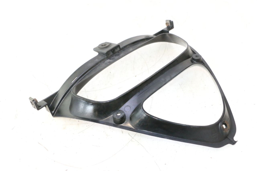 photo de Złącze dolnej przedniej owiewki KAWASAKI ZZR 600 (1995 - 2004) - Zbliżenie techniczne