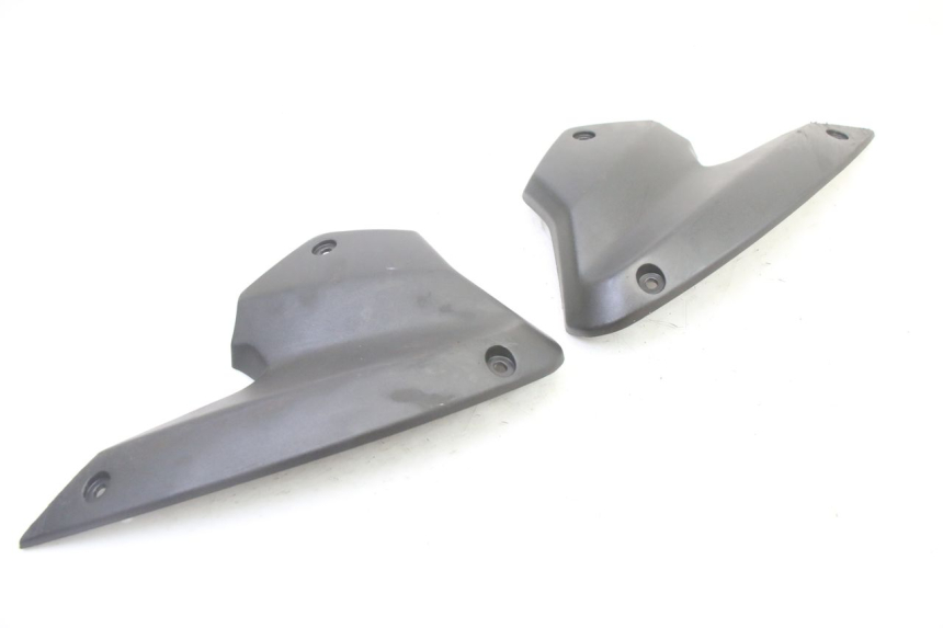 photo de Złącze owiewki przedniej PEUGEOT KISBEE 4T 50 (2018 - 2022) - Inny kąt widzenia