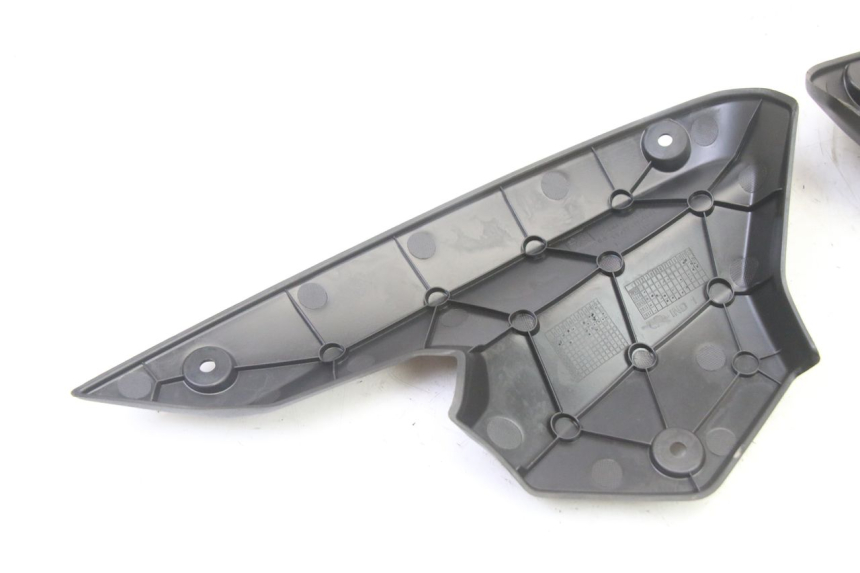 photo de Złącze owiewki przedniej PEUGEOT KISBEE 4T 50 (2018 - 2022) - Punkty mocowania