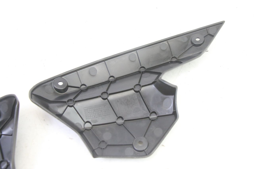 photo de Złącze owiewki przedniej PEUGEOT KISBEE 4T 50 (2018 - 2022) - Stan powierzchni