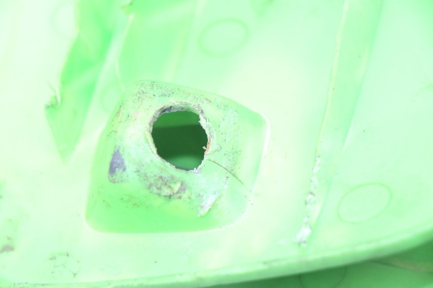 photo de Złącze owiewki przedniej KAWASAKI KX 250 (1994 - 1998) - Zoom stanu zużycia