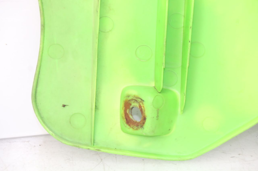 photo de Złącze owiewki przedniej KAWASAKI KX 250 (1994 - 1998) - Zbliżenie techniczne