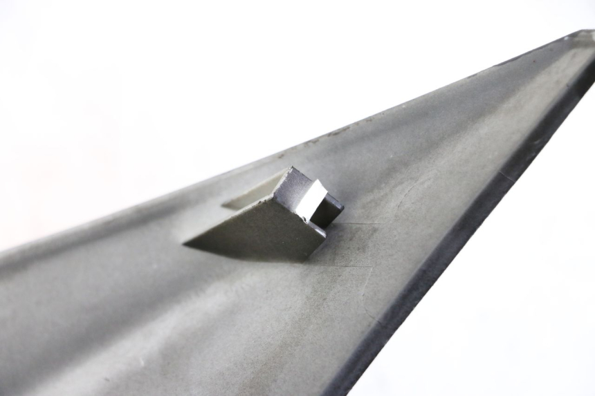 photo de Złącze owiewki przedniej KYMCO DINK STREET 125 (2009 - 2014) - Zoom stanu zużycia