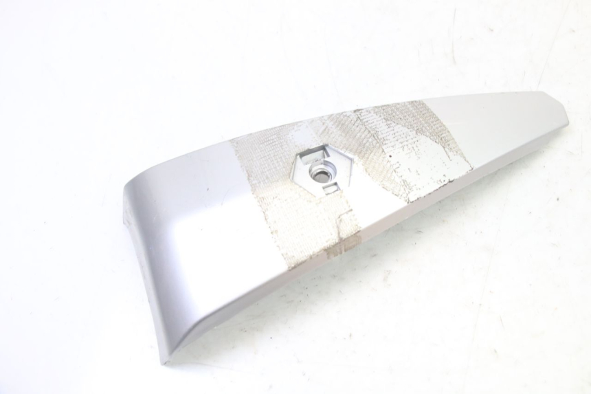 photo de Złącze owiewki przedniej PIAGGIO LIBERTY 4T 50 (2009 - 2015) - Zoom stanu zużycia