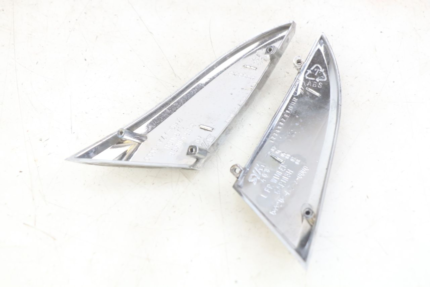 photo de Złącze owiewki przedniej SYM MIO 50 (2011 - 2017) - Zoom stanu zużycia