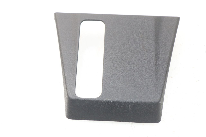 photo de Złącze owiewki przedniej PIAGGIO MP3 HPE 500 (2019 - 2022) - Widok główny