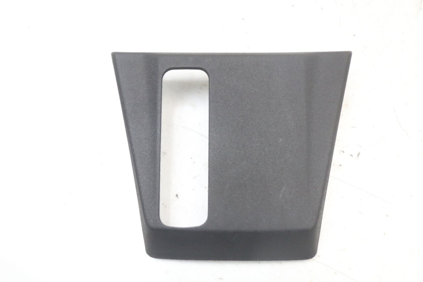 photo de Złącze owiewki przedniej PIAGGIO MP3 HPE 350 (2018 - 2020) - Widok główny