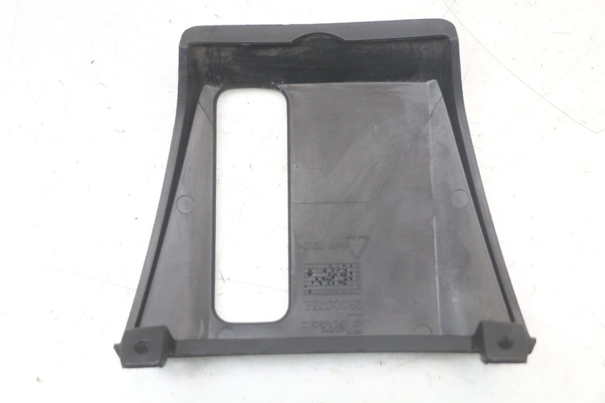 photo de Złącze owiewki przedniej PIAGGIO MP3 HPE 350 (2018 - 2020) - Zbliżenie techniczne