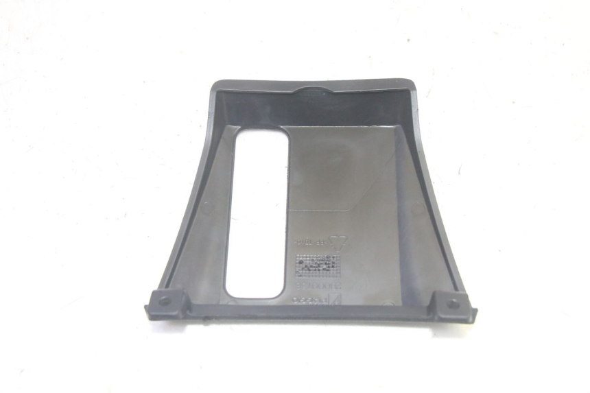 photo de Złącze owiewki przedniej PIAGGIO MP3 HPE 350 (2018 - 2020) - Inny kąt widzenia