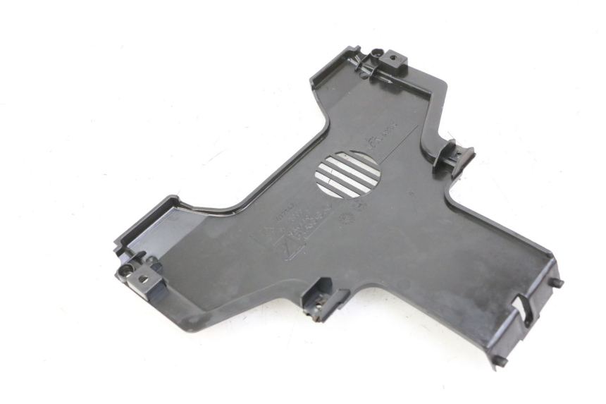 photo de Złącze owiewki przedniej PIAGGIO MP3 500 (2014 - 2017) - Zoom stanu zużycia