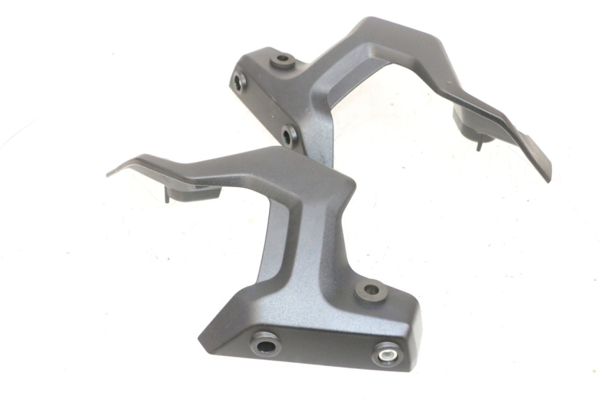 photo de Złącze owiewki przedniej YAMAHA MT-07 MT07 ABS 700 (2018 - 2020) - Zbliżenie techniczne