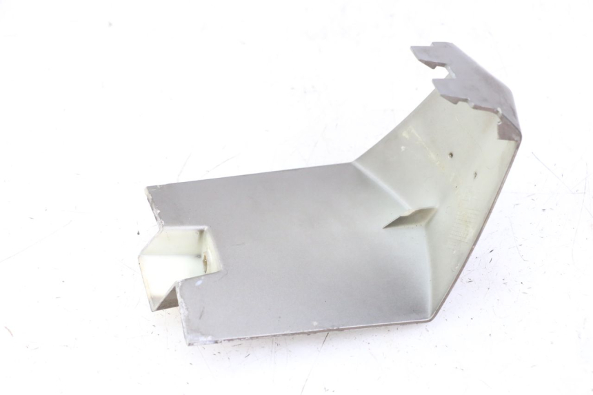 photo de Złącze owiewki przedniej PEUGEOT CITYSTAR 50 (2013 - 2017) - Zoom stanu zużycia