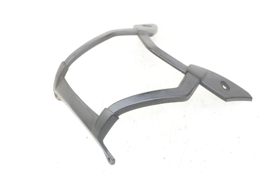 photo de Złącze owiewki przedniej PEUGEOT STREETZONE I 2T 50 (2018 - 2020) - Zoom stanu zużycia