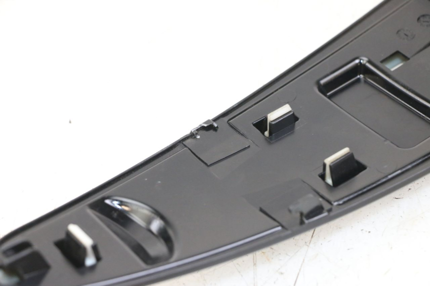 photo de Złącze owiewki przedniej PIAGGIO LIBERTY IGET 4T 50 (2021 - 2025) - Szczegół części