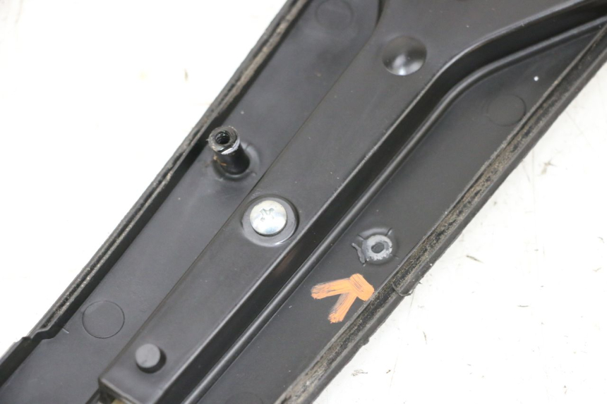 photo de Złącze owiewki przedniej JM MOTORS SANTANA 50 (2014 - 2023) - Szczegół części