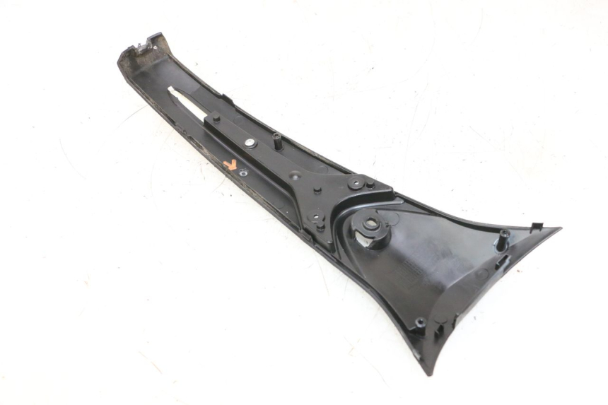 photo de Złącze owiewki przedniej JM MOTORS SANTANA 50 (2014 - 2023) - Inny kąt widzenia