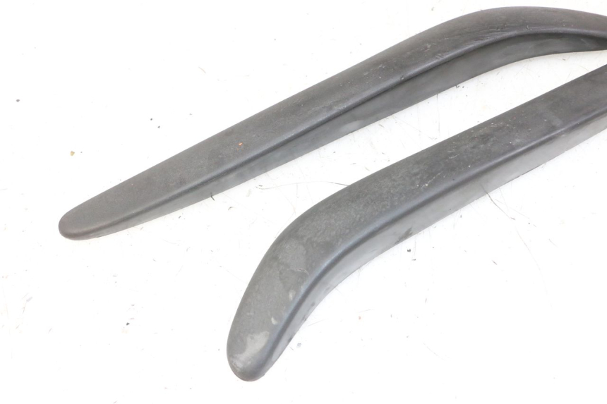 photo de Złącze owiewki przedniej APRILIA SCARABEO GT TOURING 125 (1999 - 2005) - Szczegół części