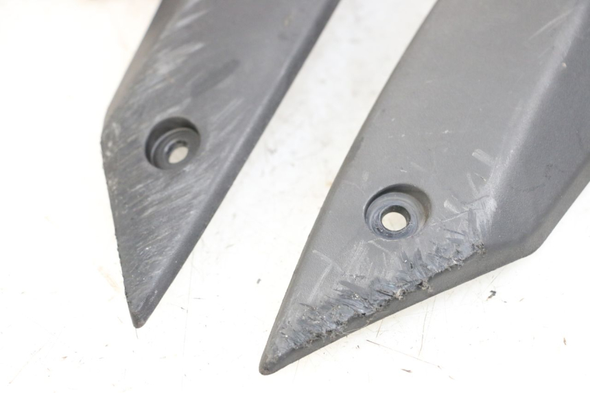 photo de Złącze owiewki przedniej PEUGEOT STREETZONE 2T 50 (2014 - 2019) - Szczegół części