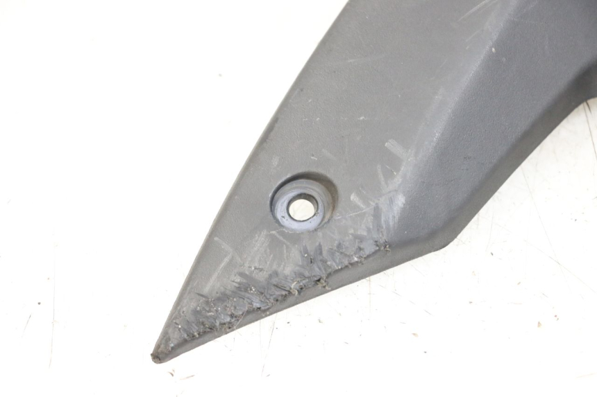 photo de Złącze owiewki przedniej PEUGEOT STREETZONE 2T 50 (2014 - 2019) - Zbliżenie techniczne