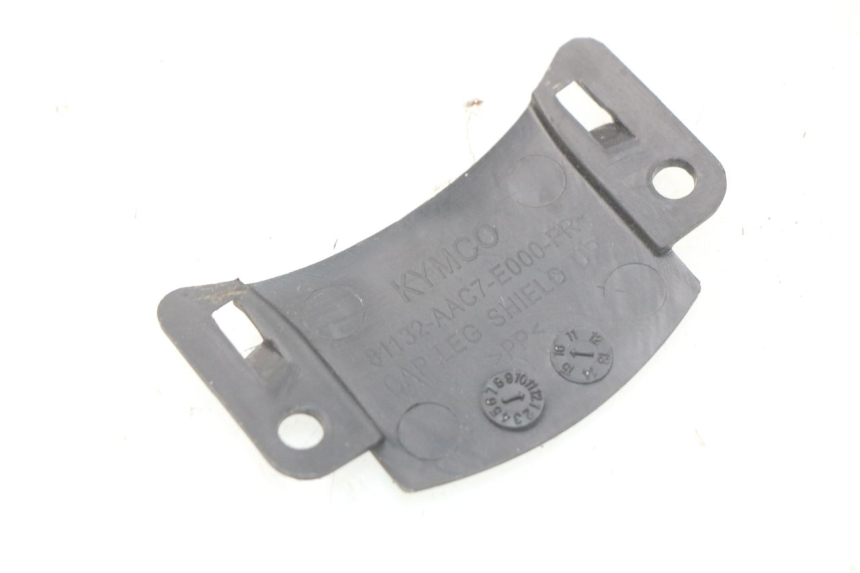 photo de Złącze górnej przedniej owiewki KYMCO AGILITY 4T 50 (2018 - 2022) - Szczegół części