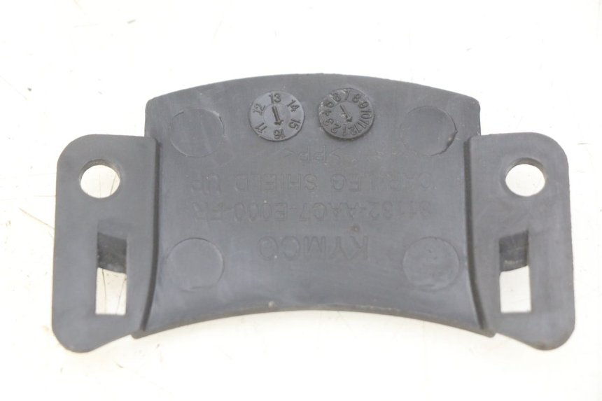 photo de Złącze górnej przedniej owiewki KYMCO AGILITY 4T 50 (2018 - 2022) - Szczegół części