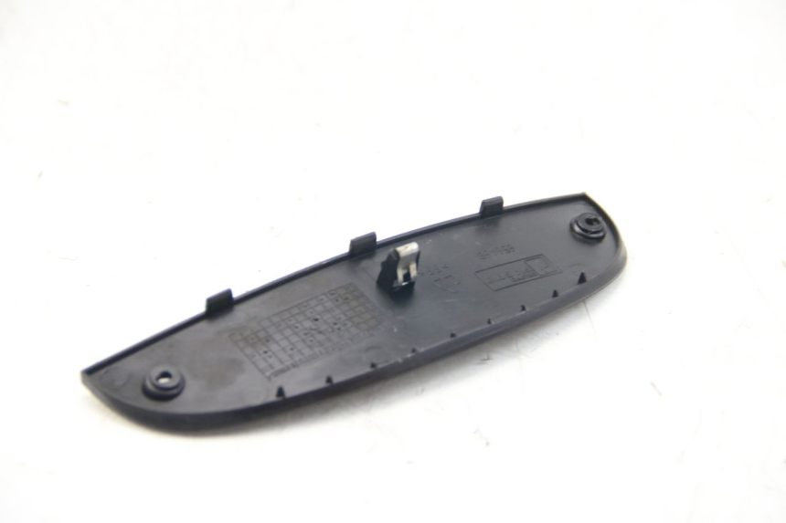 photo de Złącze górnej przedniej owiewki PIAGGIO BEVERLY 125 (2010 - 2015) - Zoom stanu zużycia