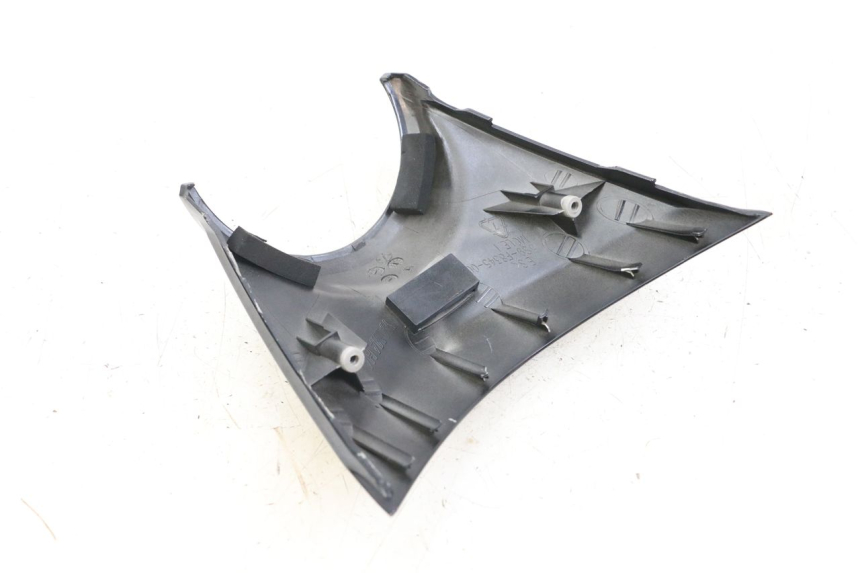 photo de Złącze górnej przedniej owiewki YAMAHA BW'S BWS 125 (2010 - 2013) - Szczegół części