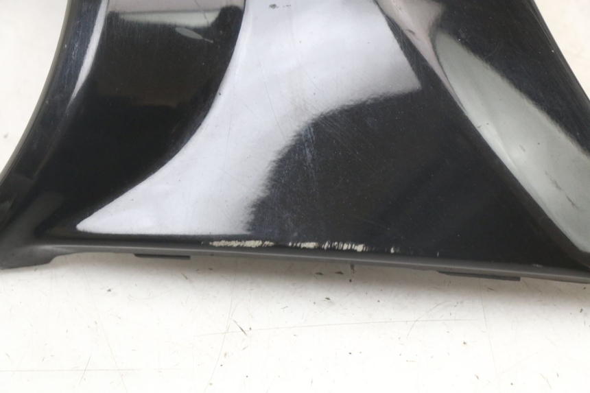 photo de Złącze górnej przedniej owiewki YAMAHA BW'S BWS 125 (2010 - 2013) - Inny kąt widzenia