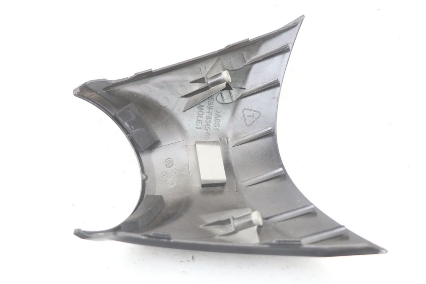 photo de Złącze górnej przedniej owiewki YAMAHA BW'S BWS 125 (2010 - 2013) - Stan powierzchni