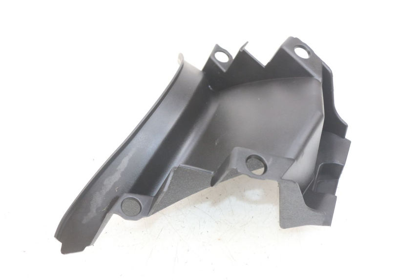 photo de Złącze górnej przedniej owiewki PEUGEOT CITYSTAR 2T 50 (2018 - 2021) - Inny kąt widzenia