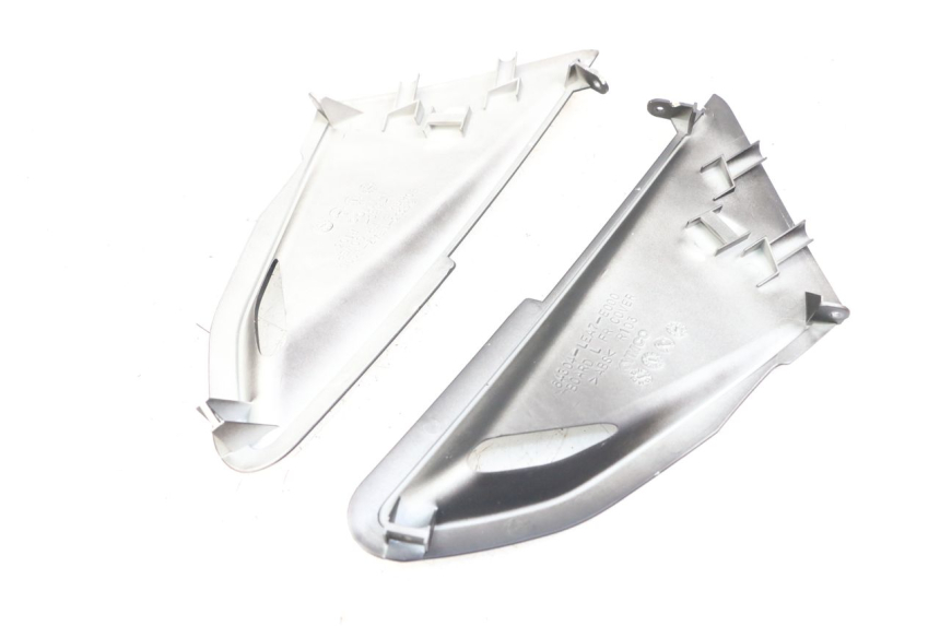 photo de Złącze górnej przedniej owiewki KYMCO DINK STREET 125 (2009 - 2014) - Widok ogólny