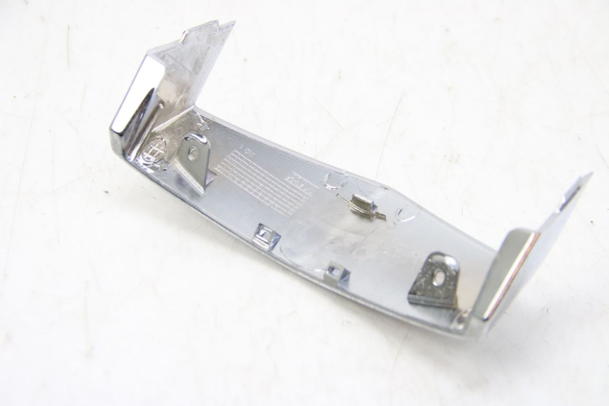 photo de Złącze górnej przedniej owiewki PEUGEOT E-VIVACITY 1 (2012 - 2018) - Zoom stanu zużycia