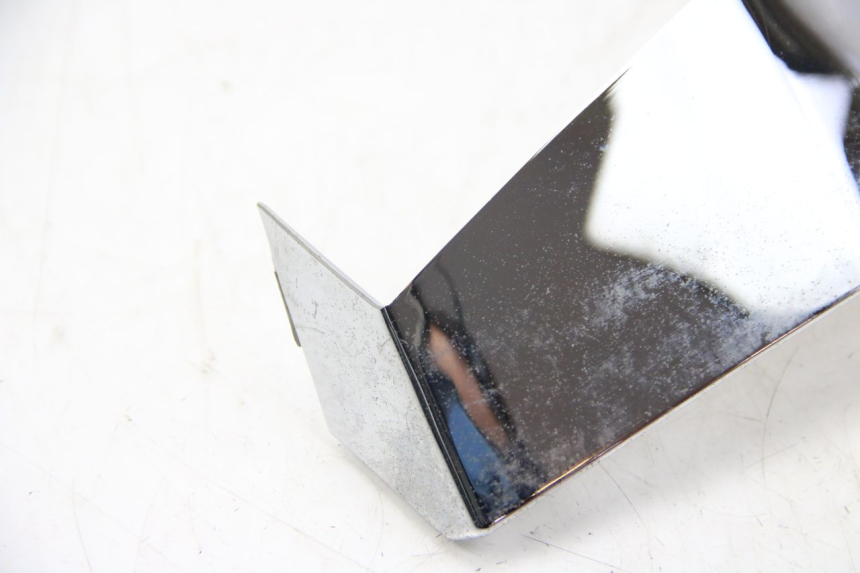 photo de Złącze górnej przedniej owiewki PEUGEOT E-VIVACITY 1 (2012 - 2018) - Zbliżenie techniczne