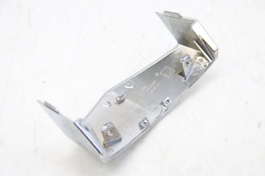 photo de Złącze górnej przedniej owiewki PEUGEOT E-VIVACITY 1 (2012 - 2018) - Widok ogólny